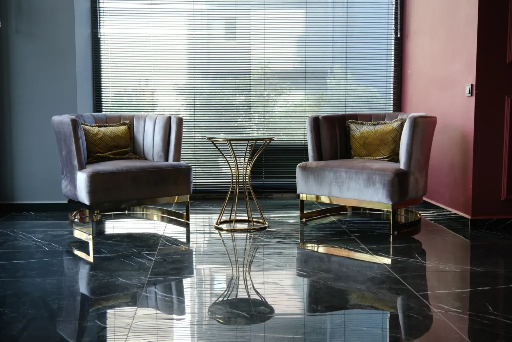 Manikür salon bekleme alanı