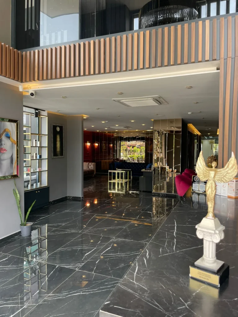 Salon lobisi melek heykeli dekorasyonu